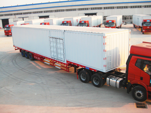 集裝箱骨架半掛車(chē)
