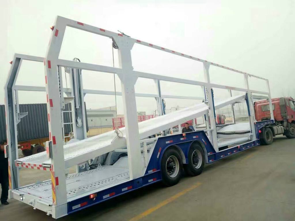乘用車(chē)輛運(yùn)輸半掛車(chē)